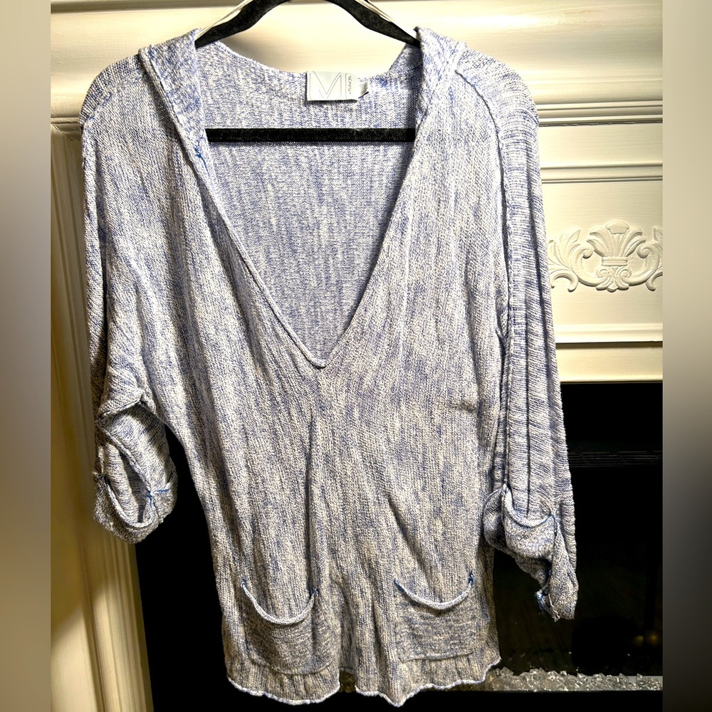 MICHAEL STARS Lightweight Beach Pullover Sweater Hoodie in blue and white fabric